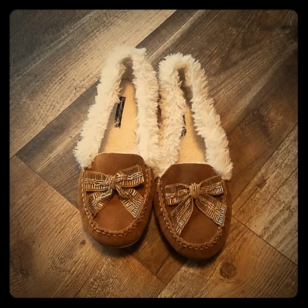 American Eagle slippers